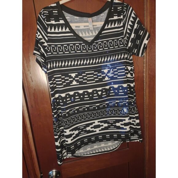 LuLaRoe Tops - Lularoe top size L short sleeve cuffed black/blue geometric